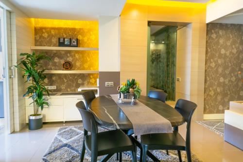 Downtown Oasis - Spacious Modern 3-BR Flat near Beachpark, Antalya (photo 2)