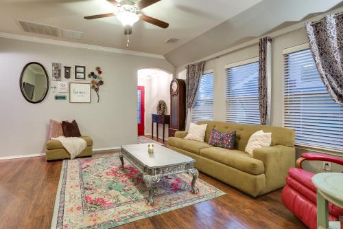 Aubrey Retreat with Patio, Pergola and Pool Access in Corinth, USA