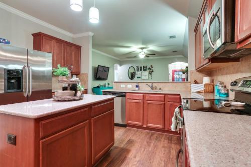 Aubrey Retreat with Patio, Pergola and Pool Access in Corinth, USA