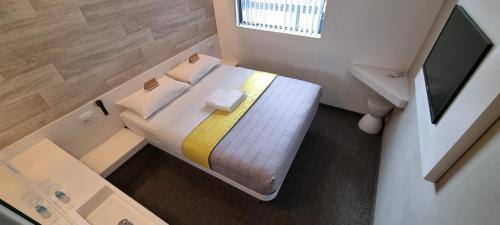Check Inn Hotel – Cape Town, CO