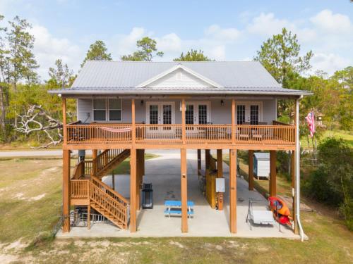 Channel Cat Cabin - Near New Orleans & Gulf Beach Casino in Shoreline Park, USA
