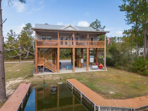 Channel Cat Cabin - Near New Orleans & Gulf Beach Casino in Shoreline Park, USA