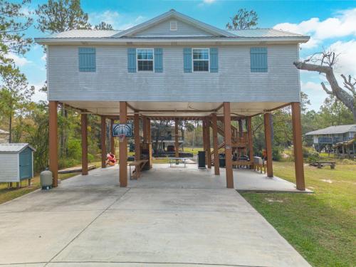 Channel Cat Cabin - Near New Orleans & Gulf Beach Casino in Shoreline Park, USA