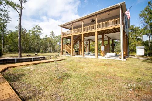 Channel Cat Cabin - Near New Orleans & Gulf Beach Casino in Shoreline Park, USA