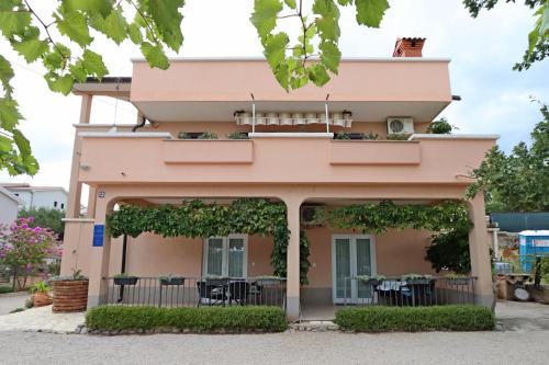  Apartments with a parking space Kornic, Krk - 415 in Kornić