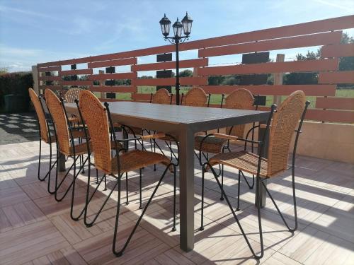 Gîte Moitron-sur-Sarthe, 4 pièces, 6 personnes - FR-1-410-334 (Gite en campagne renove avec cheminee, grands jardins, WiFi, pres d'un village medieval. - FR-1-410-) in Fresnay-sur-Sarthe