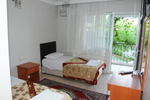 Standard Triple Room image 4
