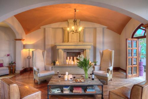 Recreational facilities, Alta Las Palomas Hotel in Santa Ana