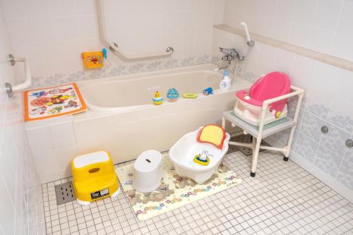 room detail thumbnail 2