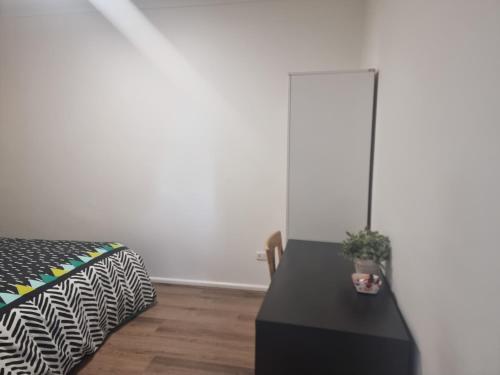 Two separate rooms in Clayton South