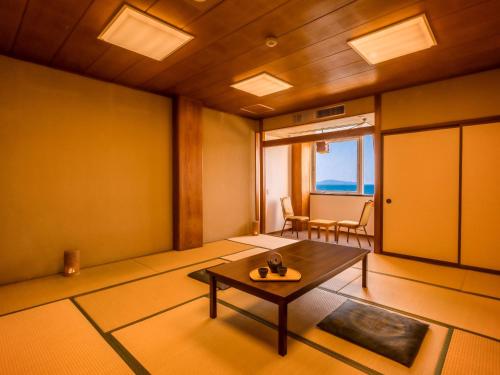 Standard Japanese-Style Family Room with Bathroom and Bay View