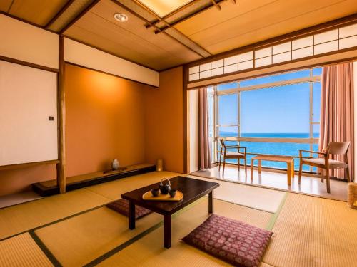 Economy Japanese-Style Room with Bay View