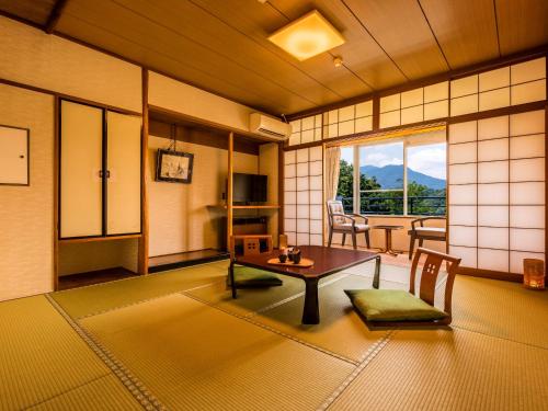 Standard Japanese-Style Room with Lake View