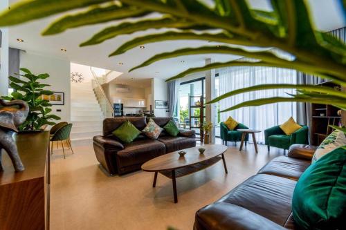 Luxury Modern 6 Bed Private Pool Villa (LLW) near Hua Hin Sam Phan Nam Floating Market