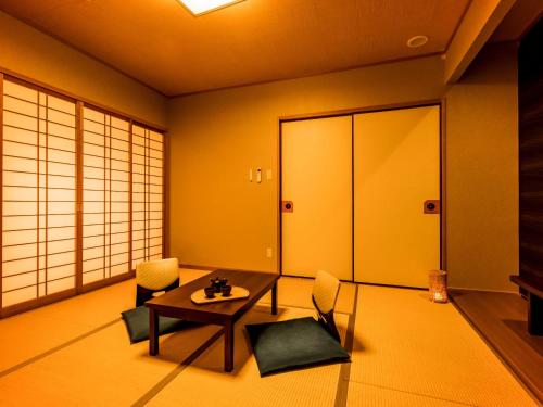 Japanese-Style Room