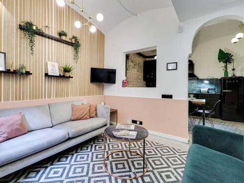 Townhouse with private terrace and 4 Bedrooms in Hospitalet de Llobregat