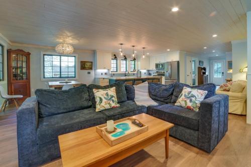 Higgins Lake Vacation Rental w/ Lake Views & Deck! in Houghton Lake (MI)