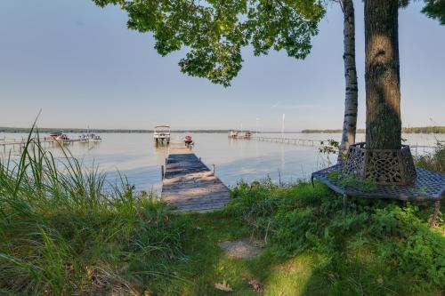 Higgins Lake Vacation Rental w/ Lake Views & Deck! in Houghton Lake (MI)
