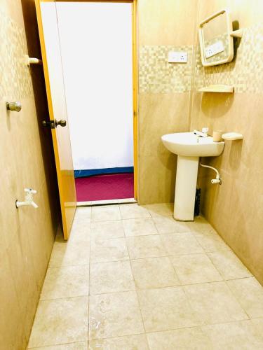 Four-Bedroom House image 4