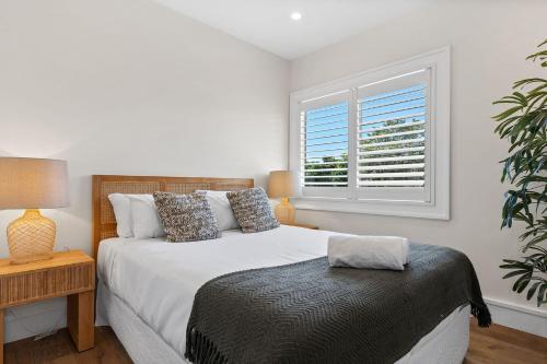 Orana Byron - luxurious 4 BR home with heated pool - Tap to explore photos