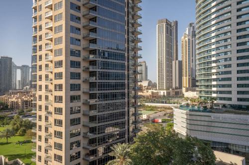 Charming 1 Bedroom - Heart of Downtown Dubai - image 2