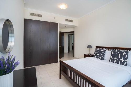 Groups - Business Travel - Dubai Marina - image 2