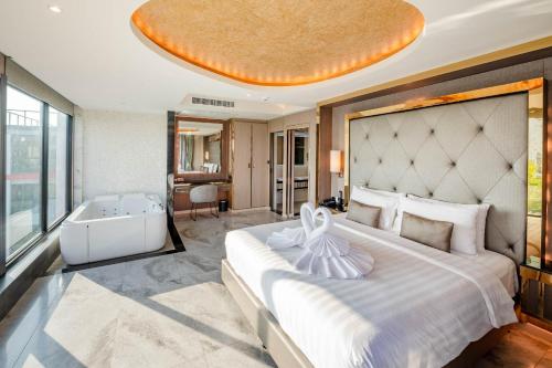 room detail thumbnail 1