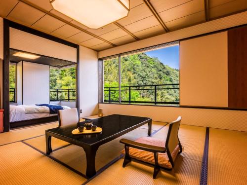Superior Room with Tatami Area and Bathroom 