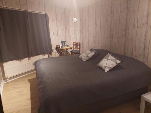Double Room with Private Bathroom image 1