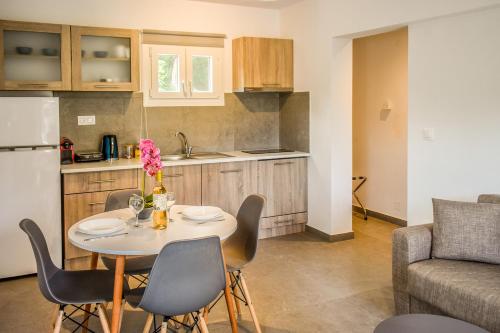 keuken, Ktima Holiday House in Skiathos