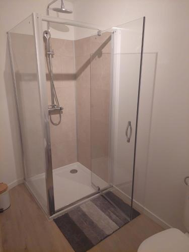 Double Room with Private Bathroom image 3