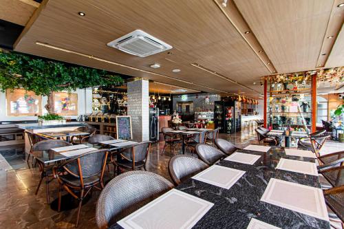 Restaurant, Frame Hotel Bangkok near Provincial Waterworks Authority