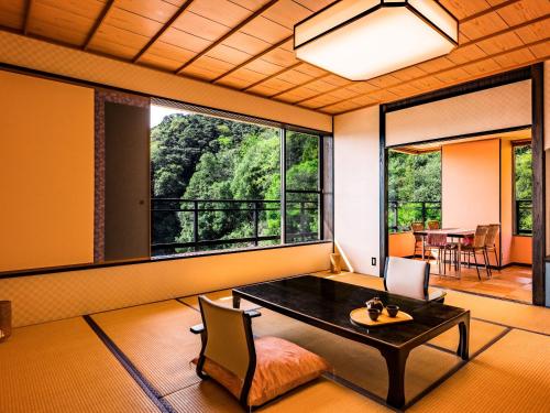 Superior Japanese-Style Room with Bathroom with City view