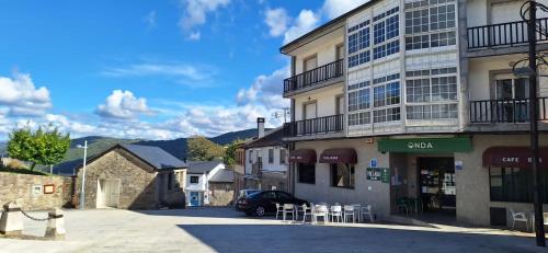 Pensión Río Cenza (Pension Rio Cenza) in Viana do Bolo