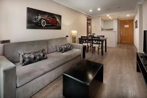 Apartaments-Hotel Hispanos 7 Suiza - main image