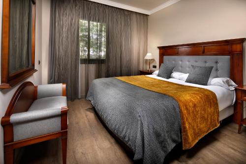 Apartaments-Hotel Hispanos 7 Suiza - image 14