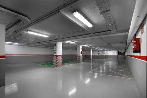 Apartaments-Hotel Hispanos 7 Suiza - image 8