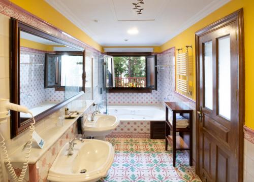room detail thumbnail 2