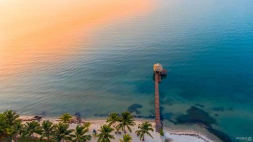 Planos, Kairos - Luxury Oceanfront Villa w 2 Pools Beach Pier in Riversdale