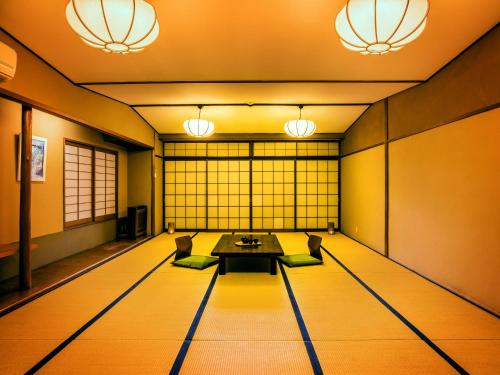 Superior Japanese Style Room 