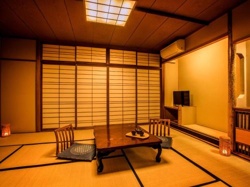 Standard Japanese Style Room (2 Adults)