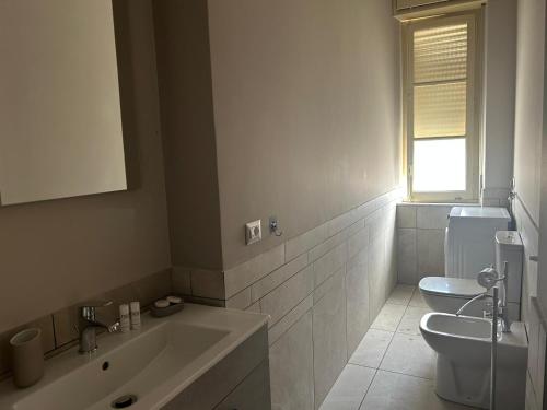 One-Bedroom Apartment image 1