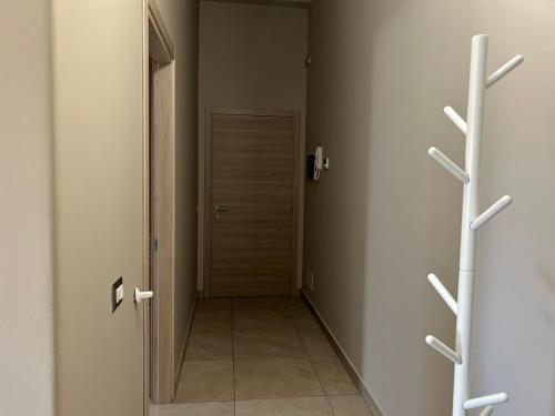 One-Bedroom Apartment image 5