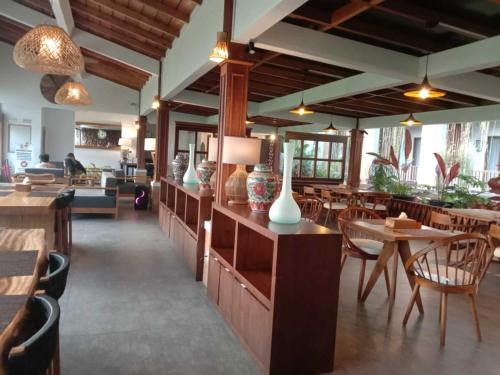 Restaurant, Santai Toraja in Rantepao