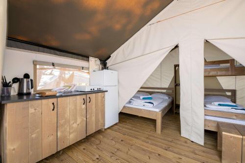 Safari Tent Comfort image 7