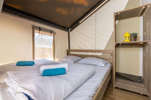 Safari Tent Comfort image 1