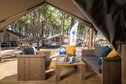 Safari Tent Comfort image 2
