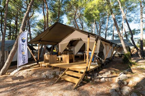Safari Tent Comfort image 6