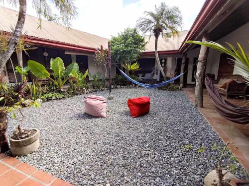 Herbs Guest House and Restaurant near the Sea, Badian