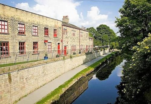 *F4GH for your most relaxed & Cosy stay + Free Parking + Free Fast WiFi * in เวิร์ตลีย์